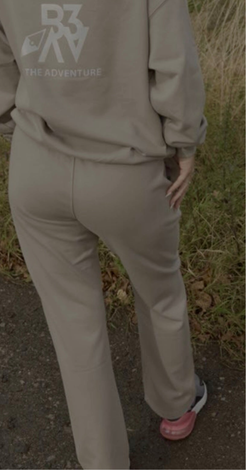 Women's Horizon Tracksuit Pants. Stonepath