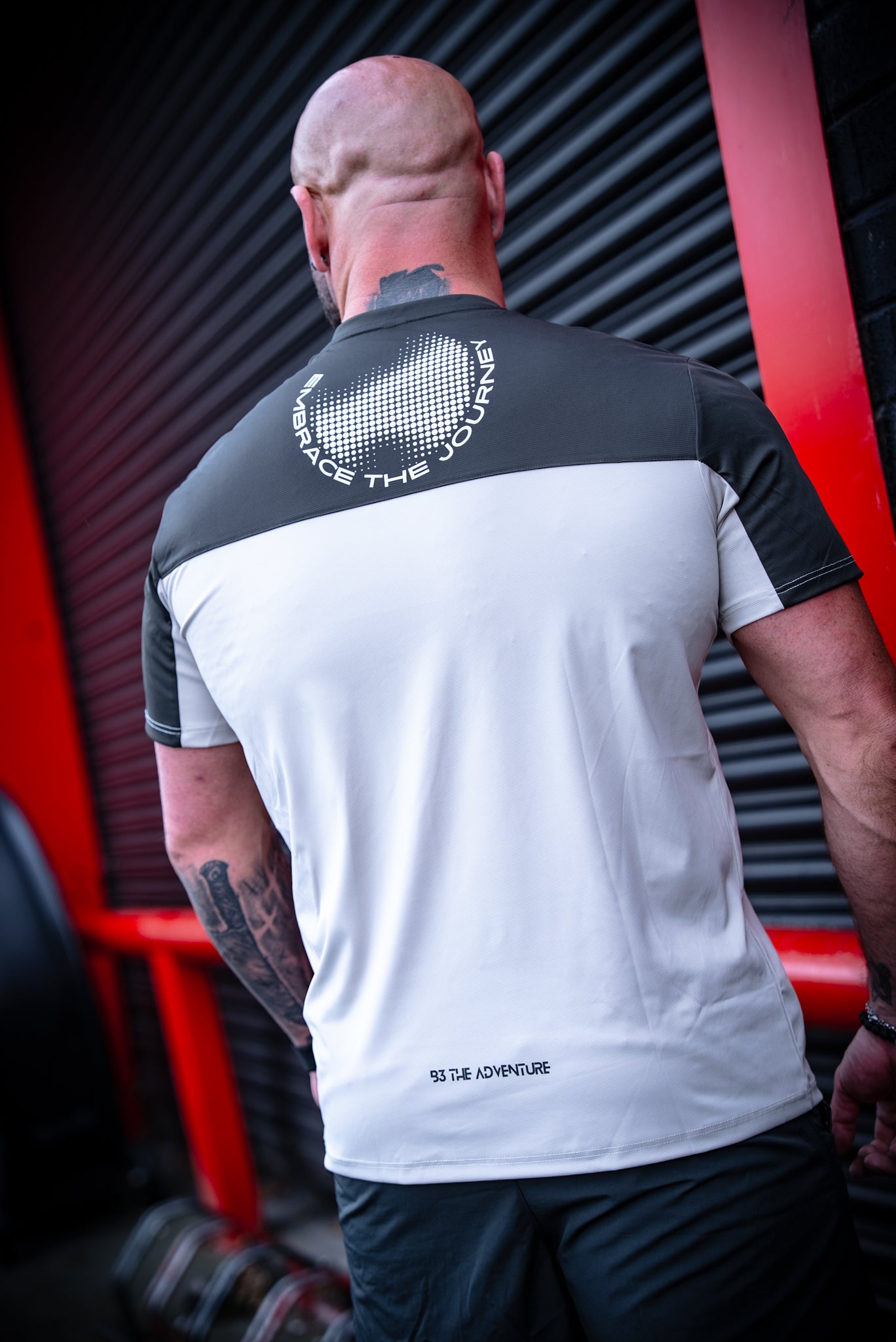 Men's Stone Ivory UNBOUND // SPHERE T-SHIRT
