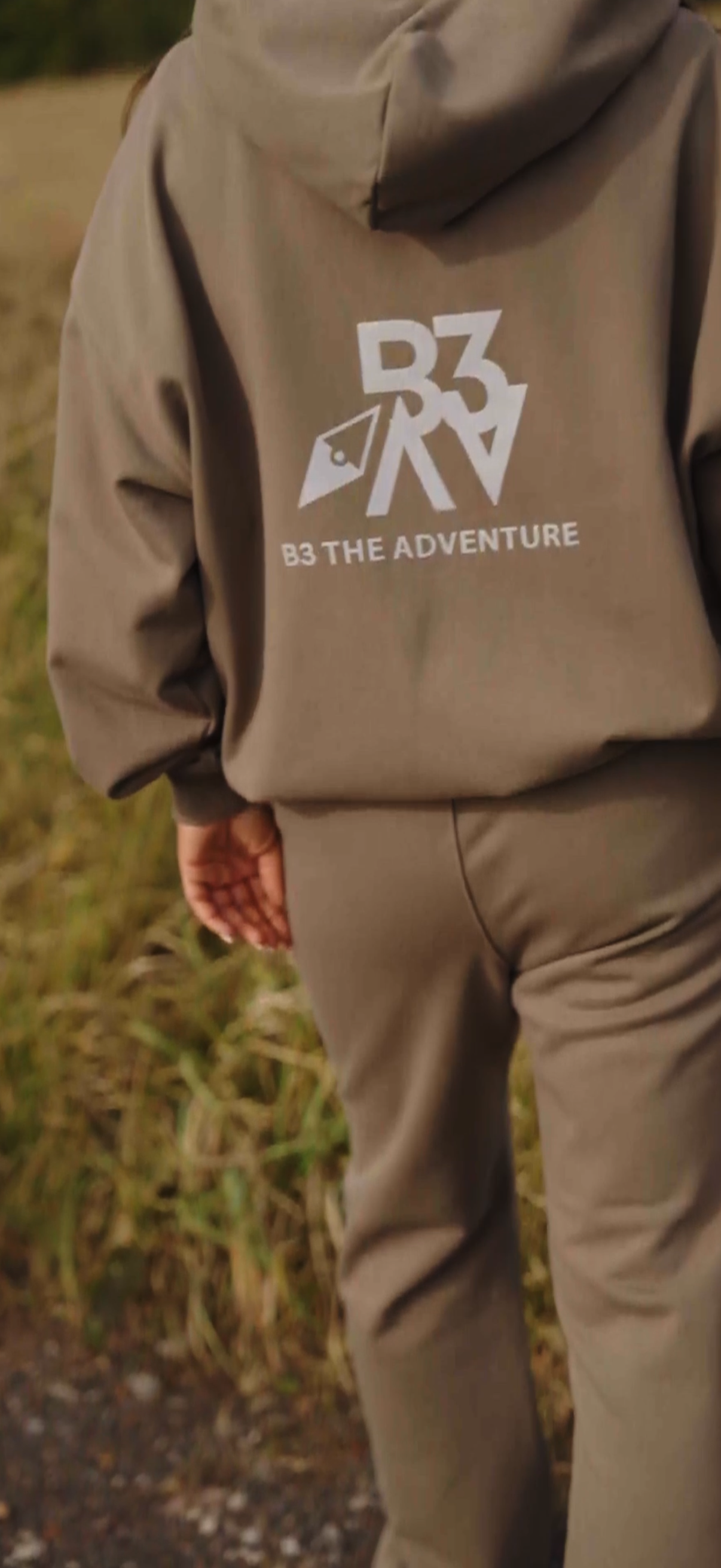 Women's Horizon Tracksuit Pants. Sandscape